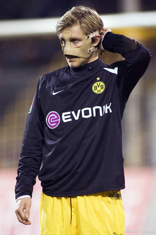 28circle-德布劳内重返赛场，比赛局势复杂首场状态出色，公牛观众沸腾！全场沸腾不已(德布劳内曼城表现)