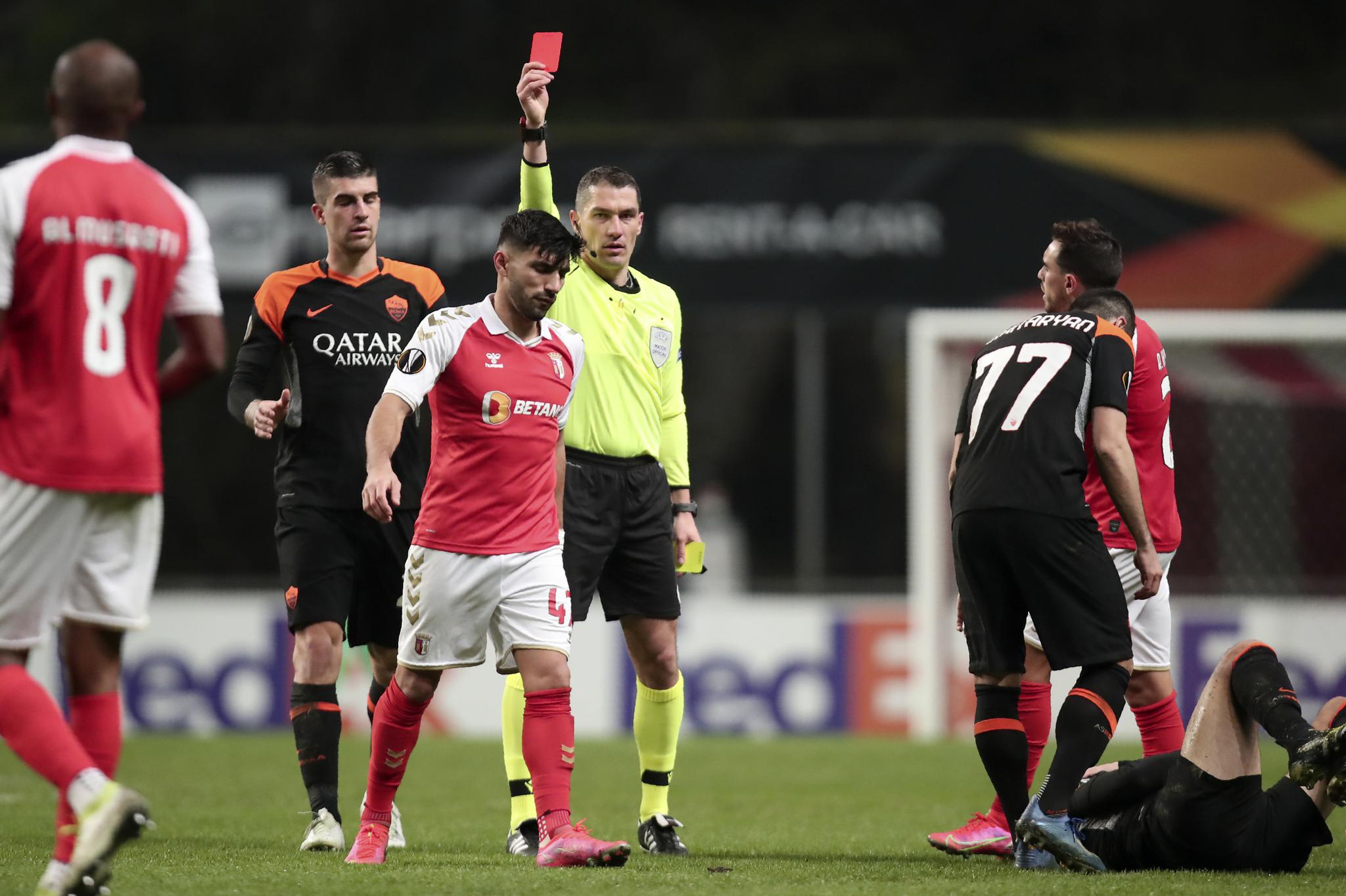 28圈-罗马迎葡超关键赛，今夜伤情更新，态度坚定，临场指挥获称赞(意甲罗马新闻)