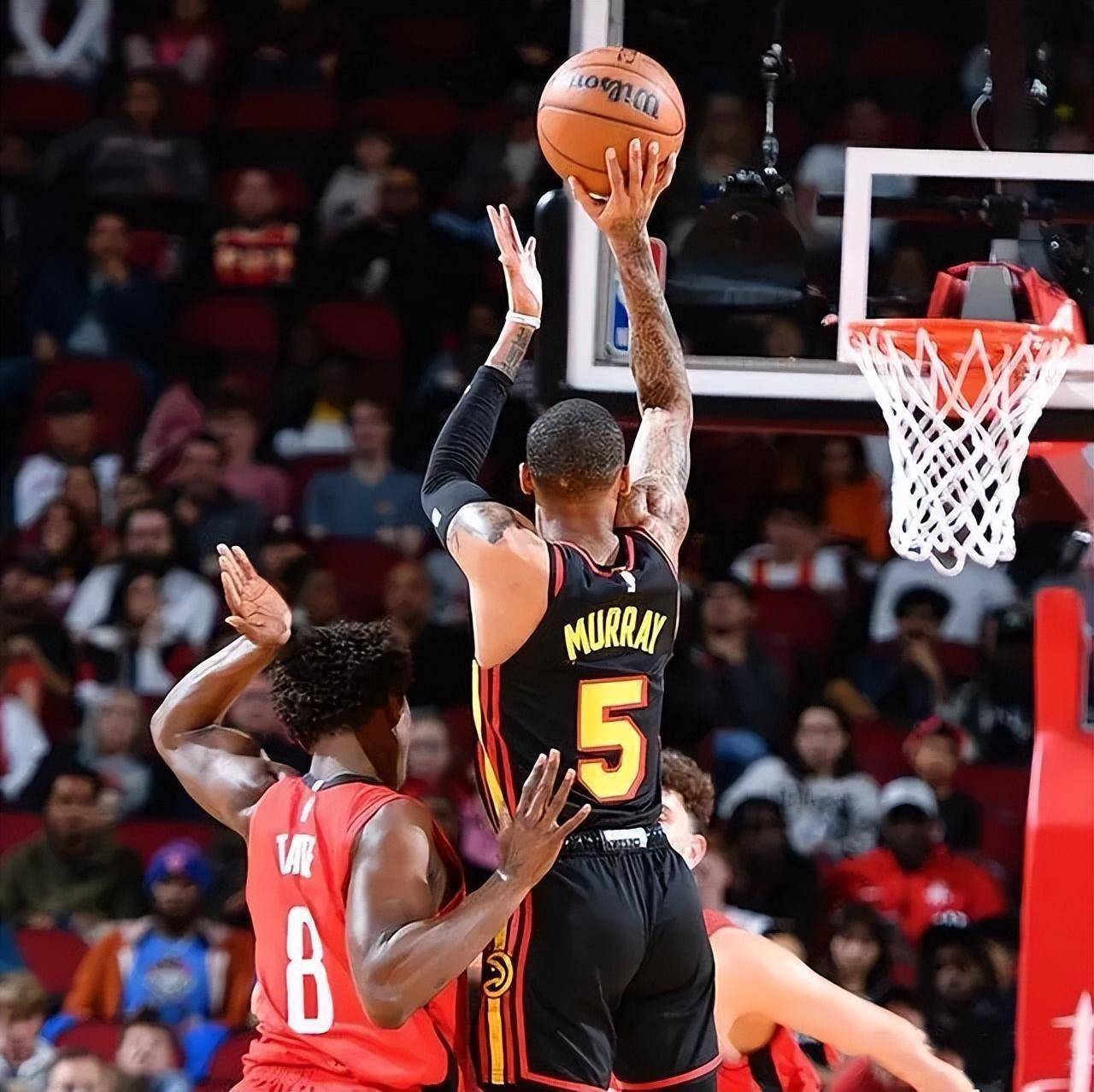 28圈- 费德勒在利物浦比赛中连败,出色防守引发热议的是谁 